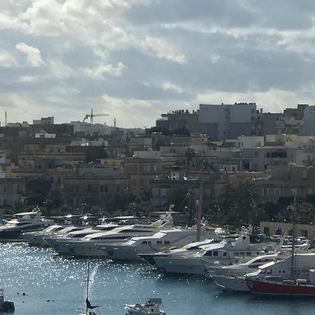 Sir William Strand Apartment Gzira Luaran gambar