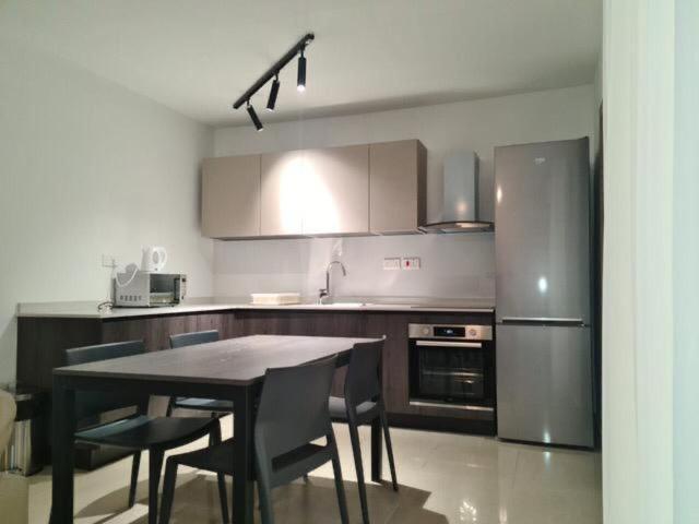 Sir William Strand Apartment Gzira Luaran gambar