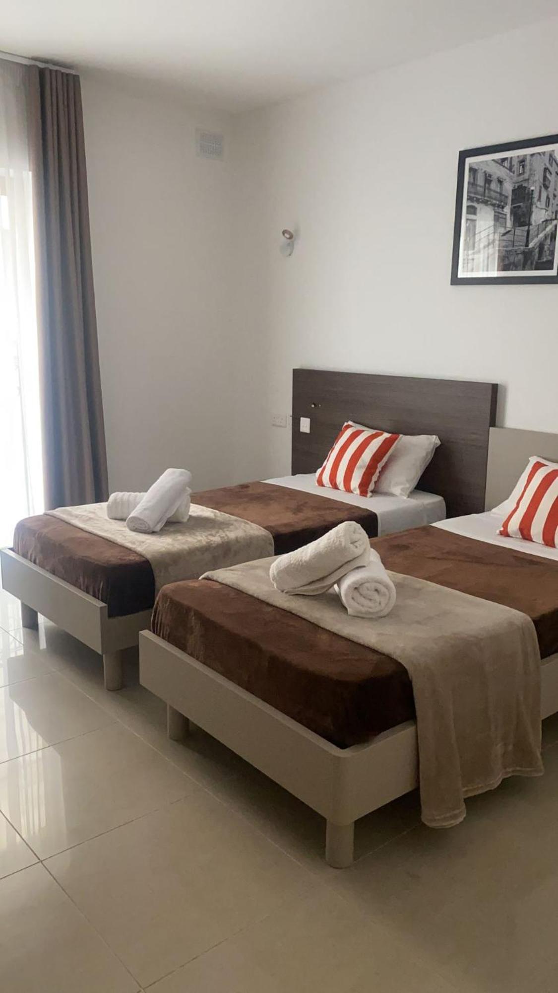 Sir William Strand Apartment Gzira Luaran gambar